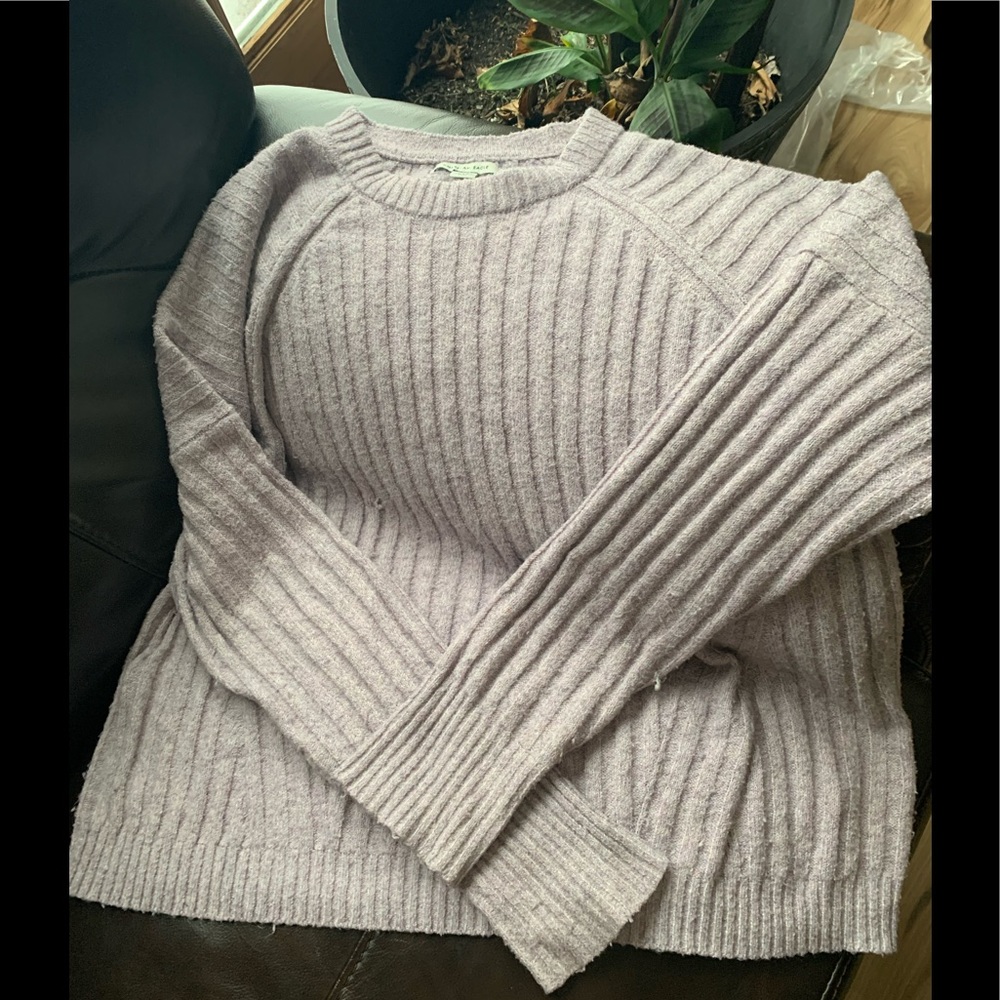 Heathered dusty lavender AE pre-loved sweater